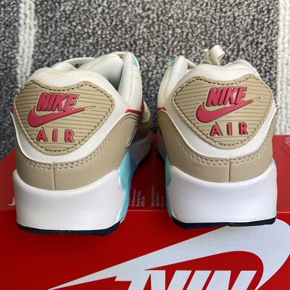 Nike Air Max 90
Women's Shoes - Picture 14 of 16